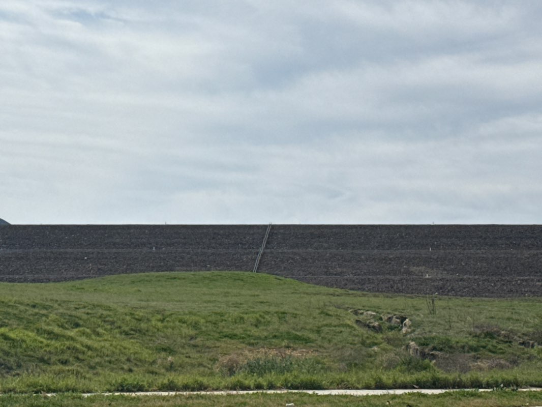 walking near me in Diamond Valley Lake Community Park in winter