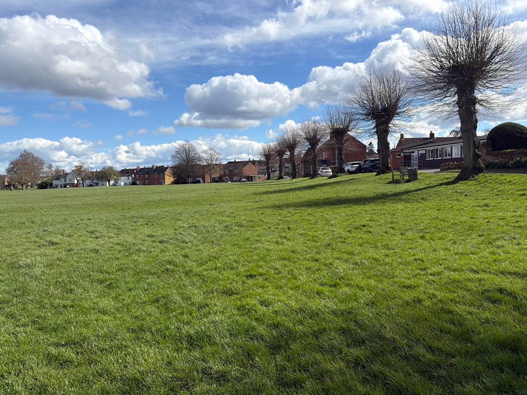 walking near me in Village Green in spring
