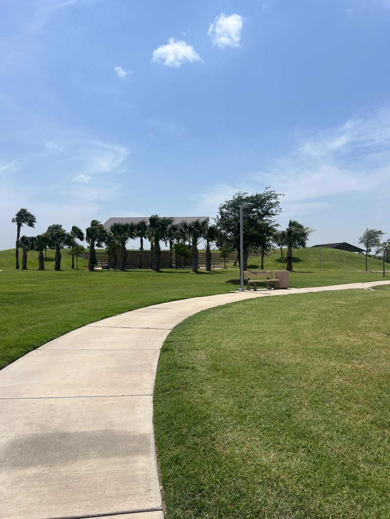 walking near me in Tres Lagos Park in spring