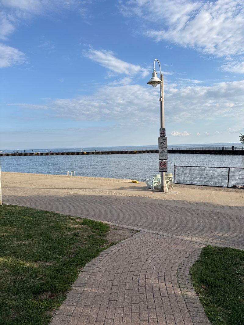 walking near me in Fisherman's Warf in autumn