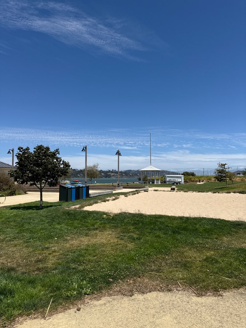 walking near me in Dunphy Park in summer
