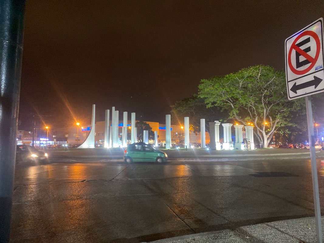 walking near me in Parques Bloques de la Saiba in summer