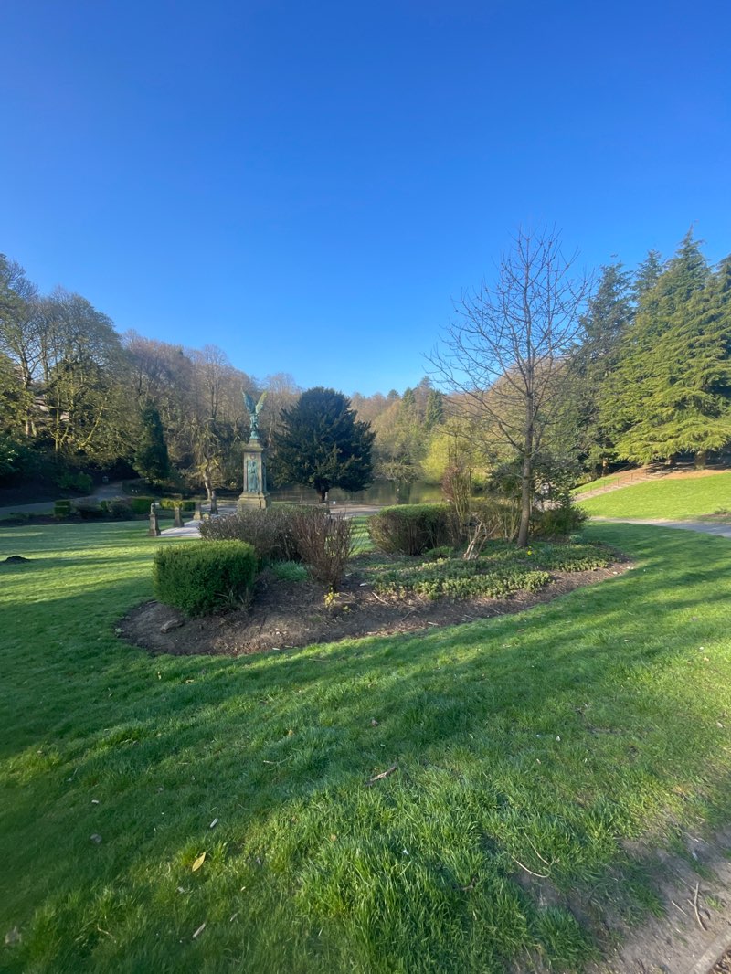 walking near me in Bold Venture Park in spring