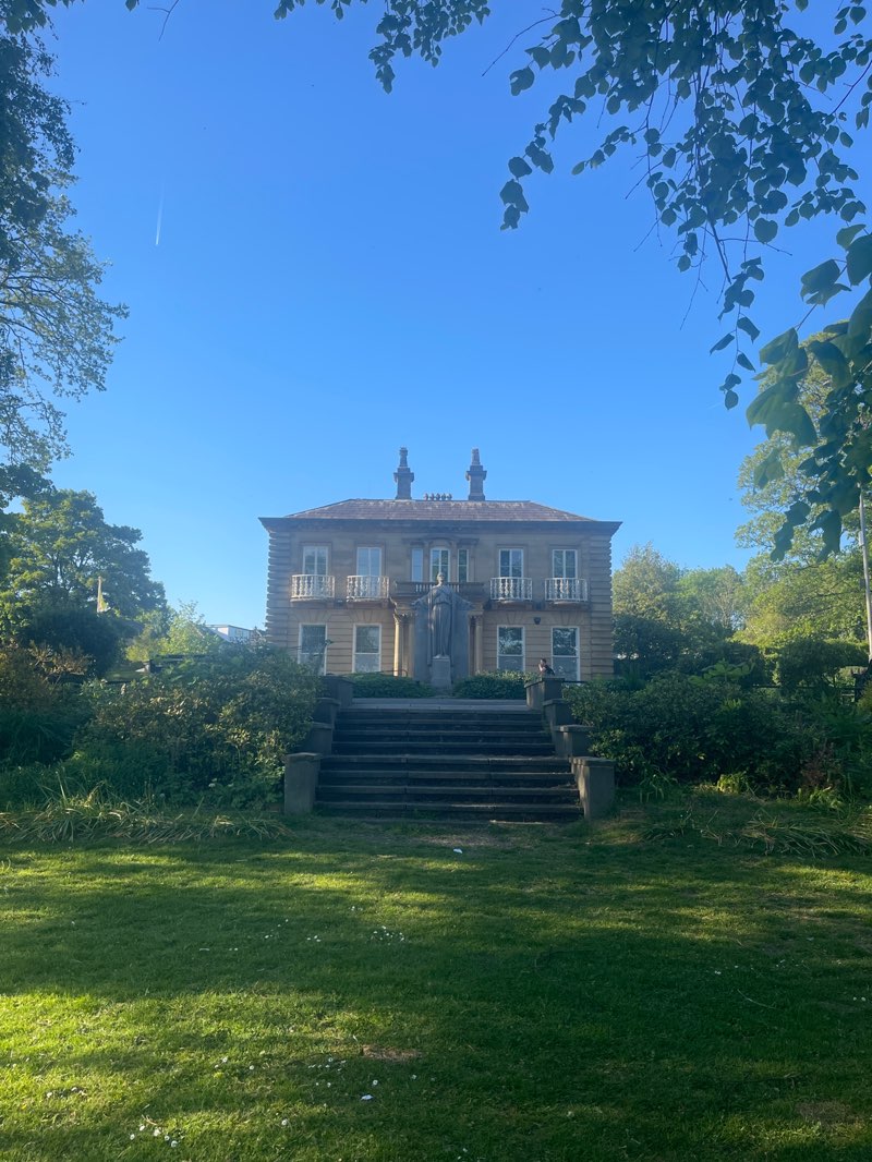 walking near me in Gatty Park in spring