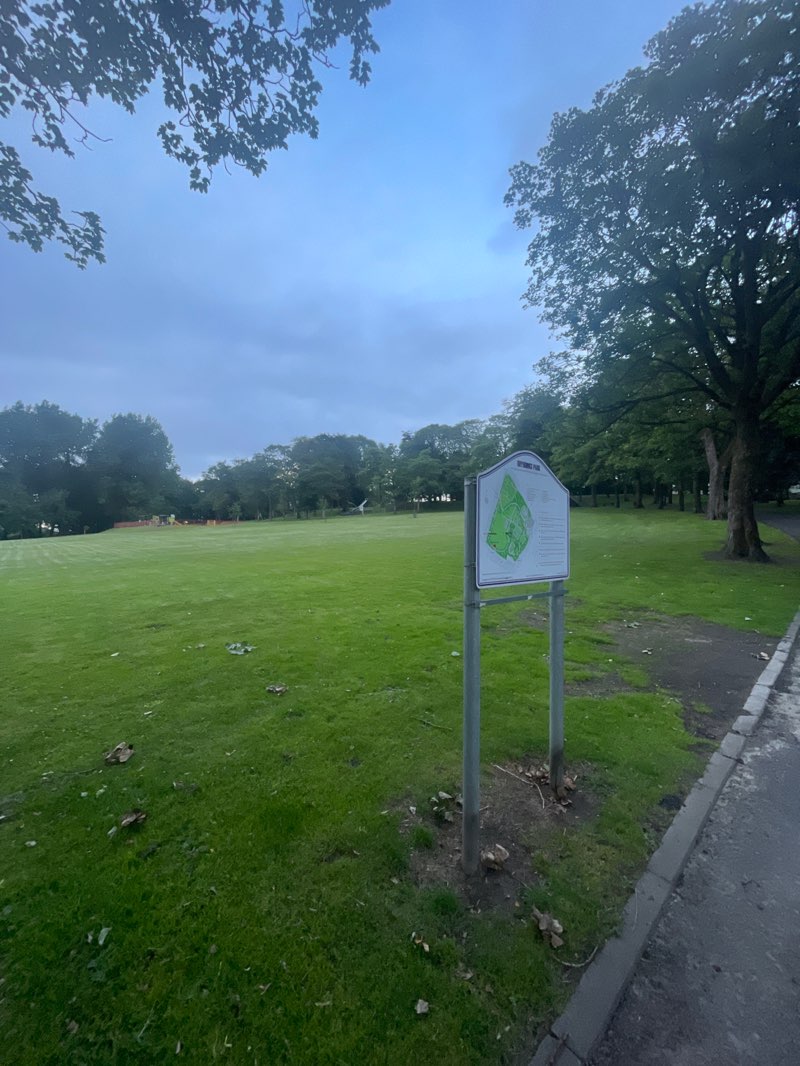 walking near me in Rhyddings Park in summer