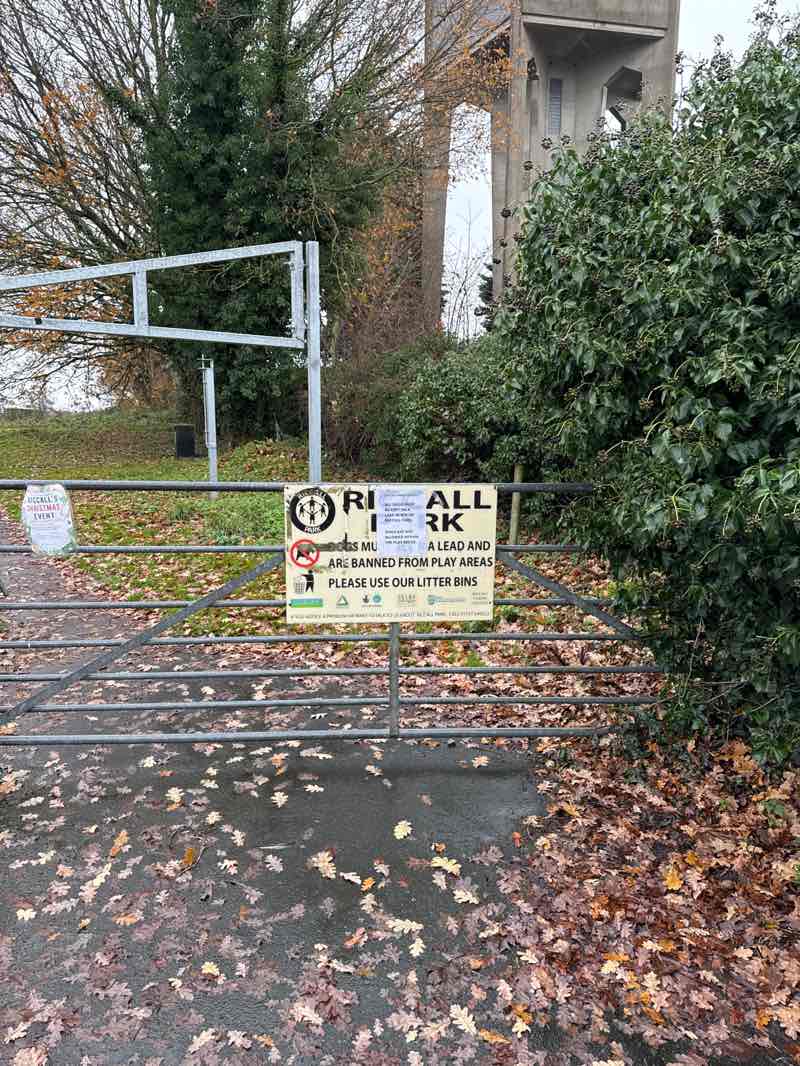 walking near me in Riccall Park (The Rec) in winter