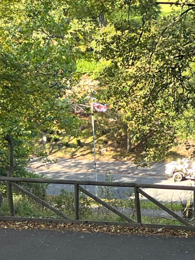 walking near me in Valley Park in autumn