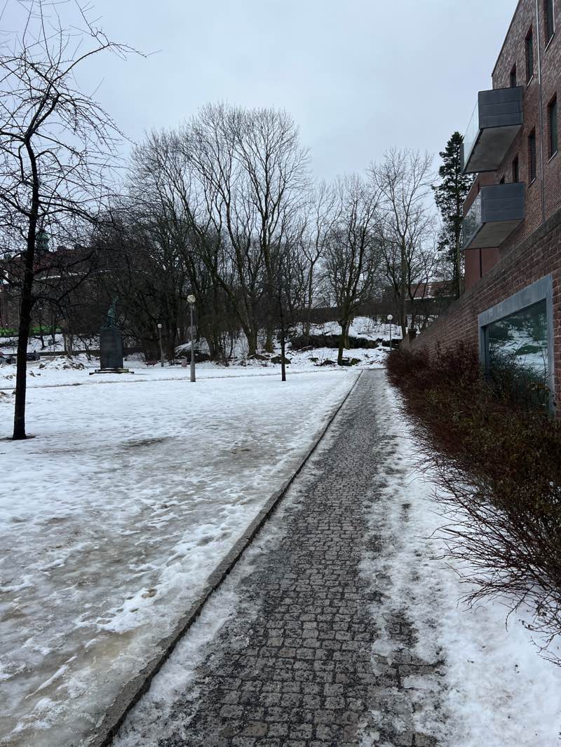 walking near me in Himlabacken in winter