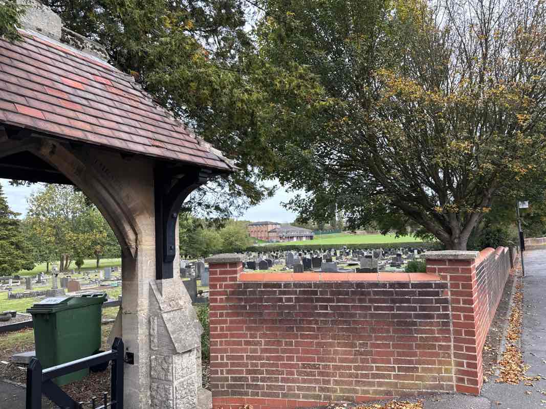 walking near me in Donisthorpe Memorial Park in autumn
