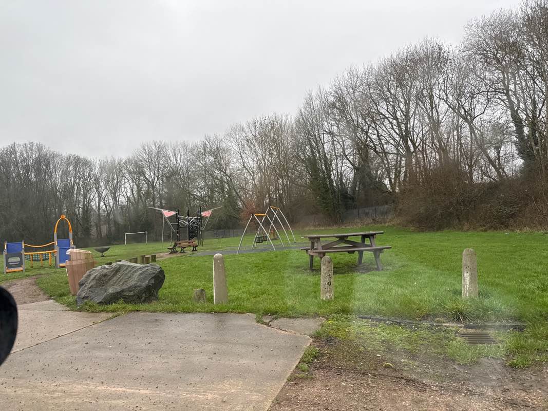 walking near me in Willesley Recreation Ground in winter