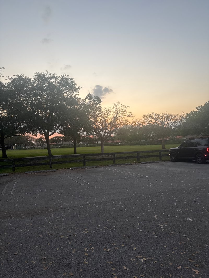 walking near me in West Kendale lakes park in spring