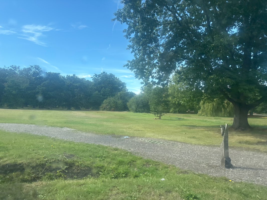 walking near me in Oak Common in autumn