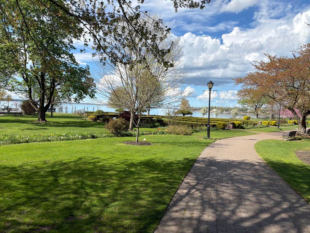 walking near me in Stepping Stone Park and Marina in spring