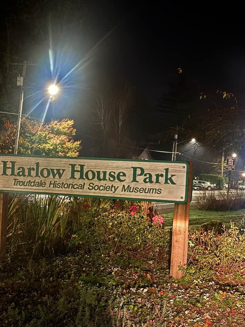 walking near me in Harlow House Park in autumn