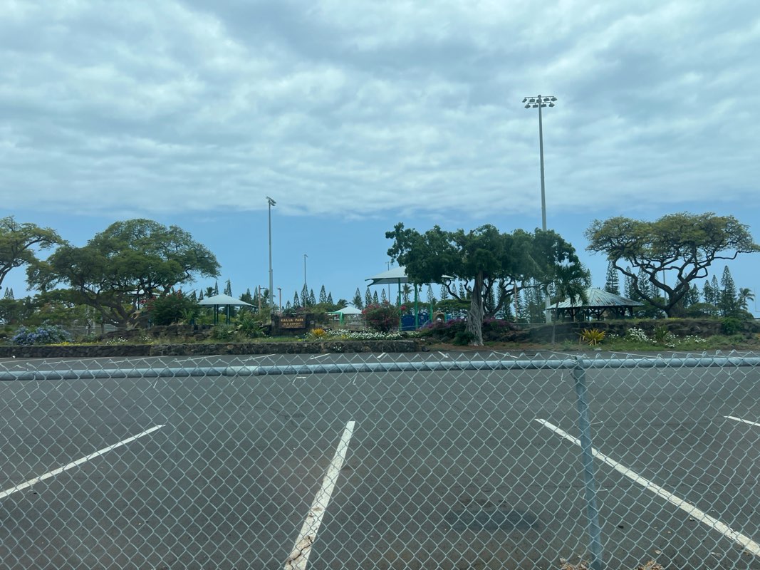walking near me in Old Kona Airport State Recreation Area in spring