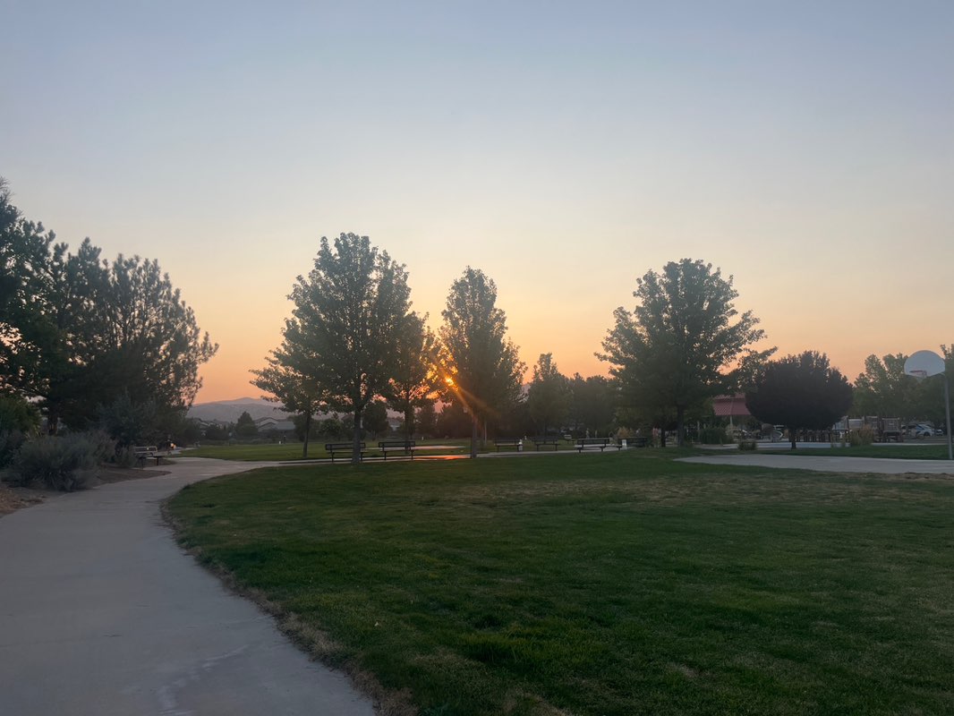 walking near me in Pelican Park in summer