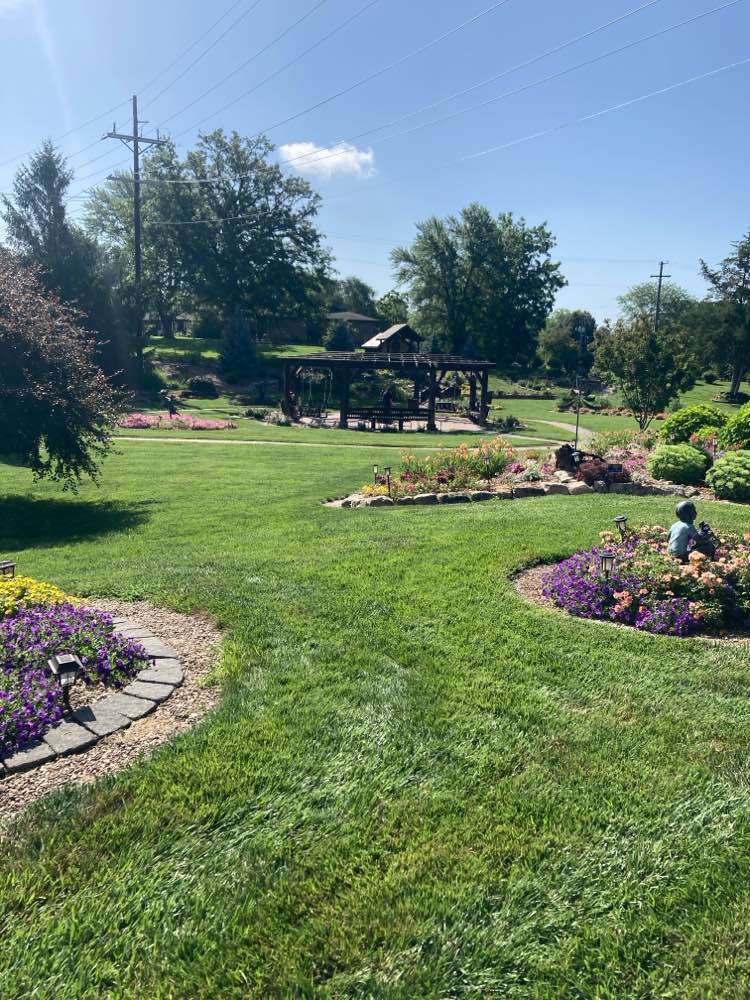 walking near me in Humboldt Lake Park in summer
