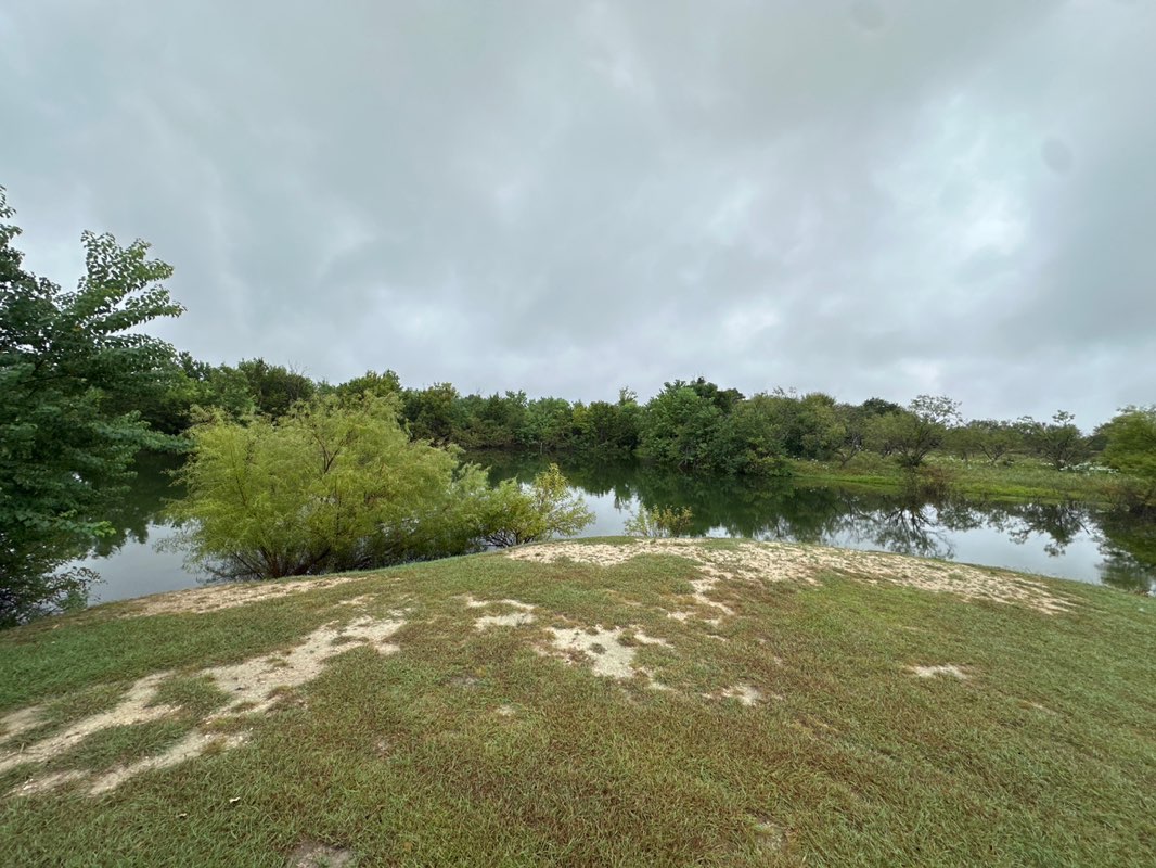 walking near me in Lampasas Sport Complex in autumn