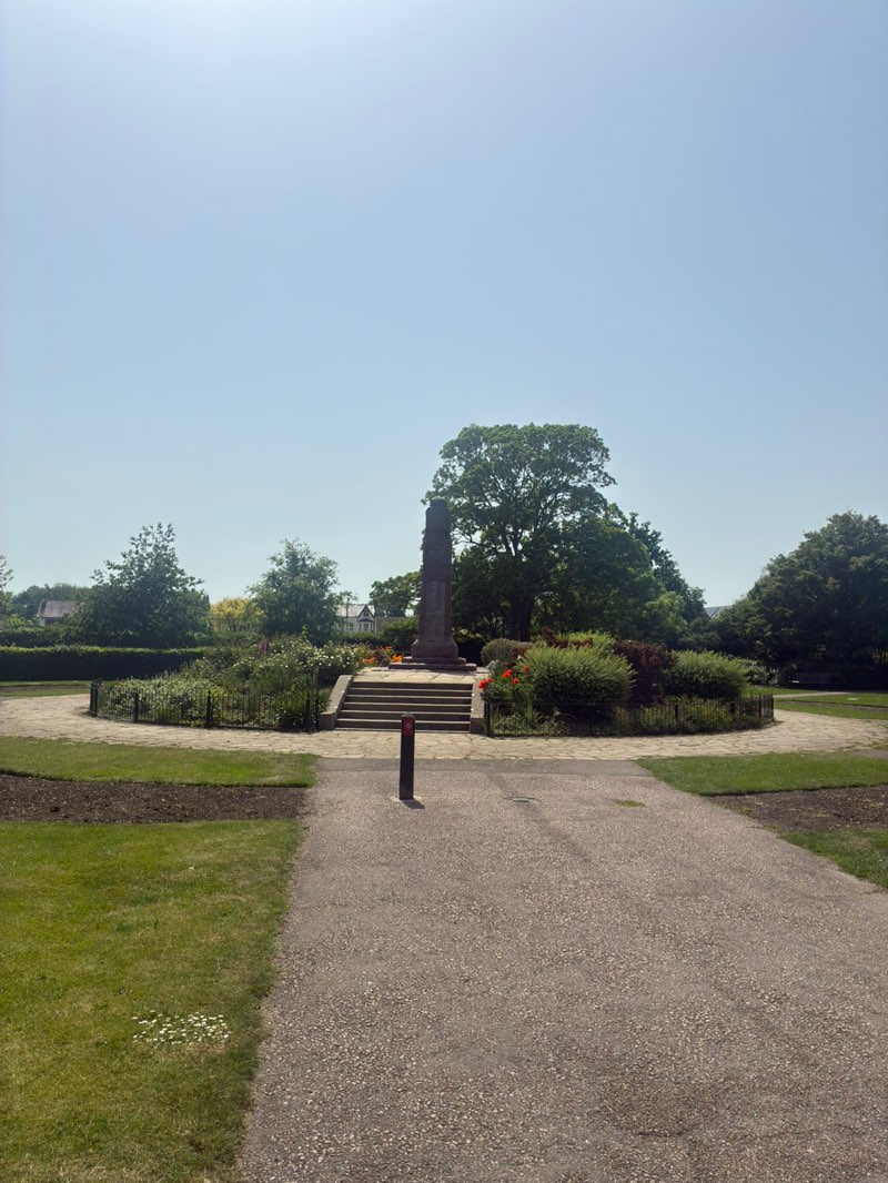 walking near me in Memorial Park in summer