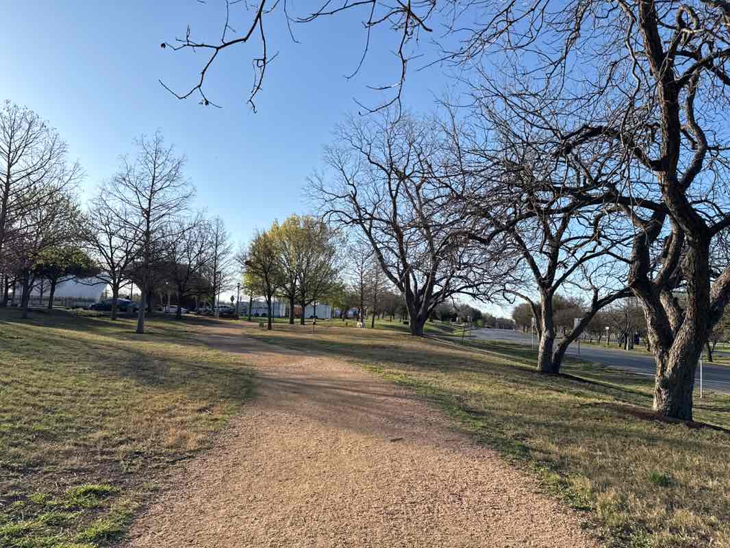 walking near me in Mueller Lake Park in spring