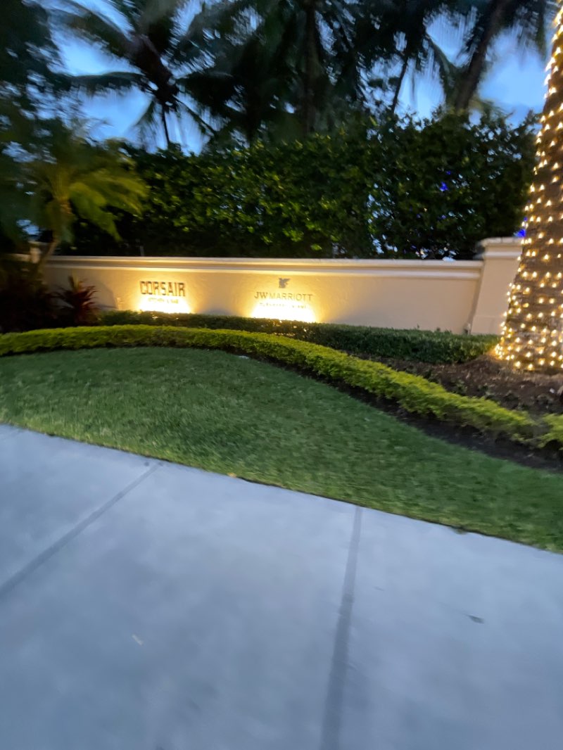 walking near me in Aventura Founders Park in winter