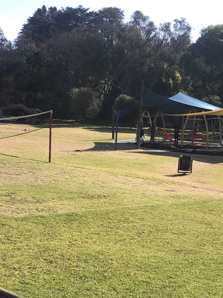 walking near me in Bordeaux South Park in winter