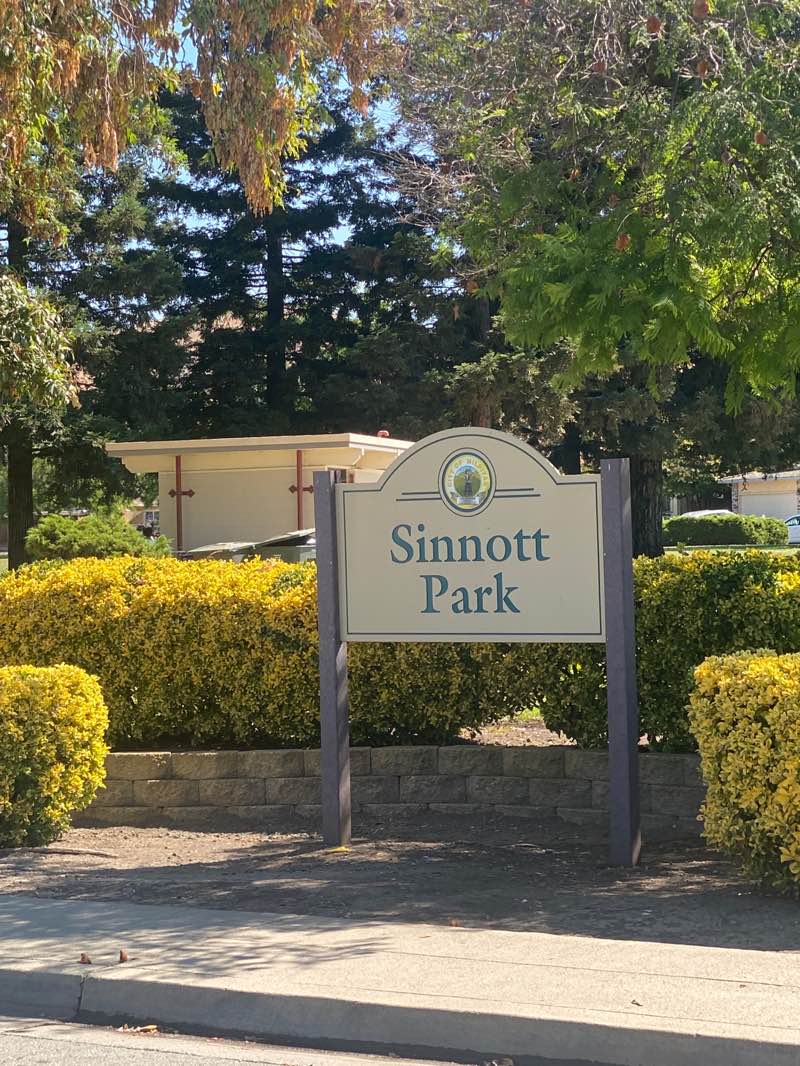 walking near me in Sinnot Park in autumn