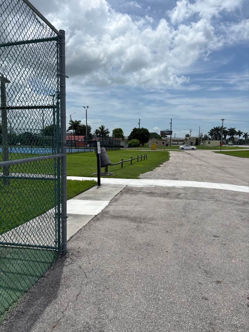 walking near me in Tanner Park in autumn
