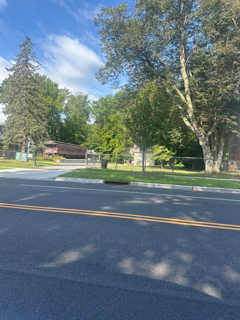 walking near me in Wantagh Railway Station Museum in autumn