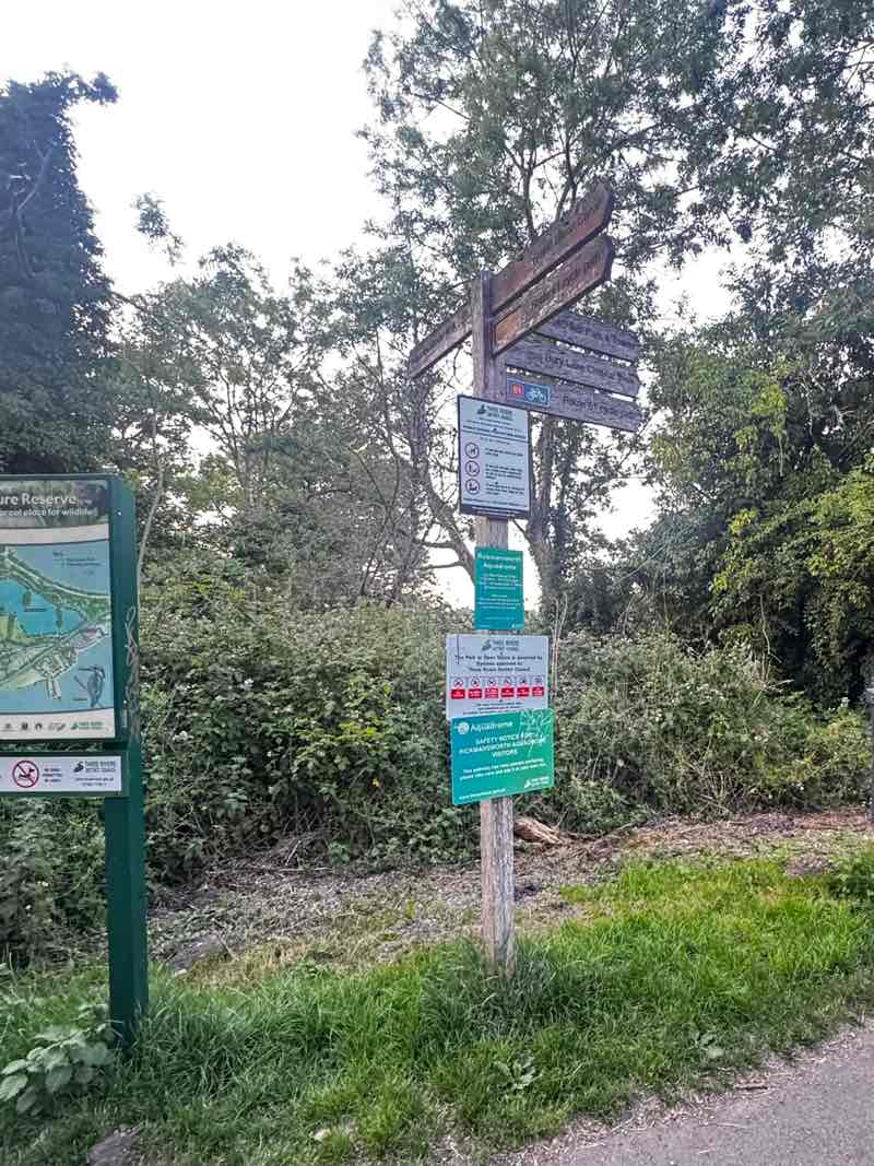 walking near me in Rickmansworth Aquadrome Local Nature Reserve in summer
