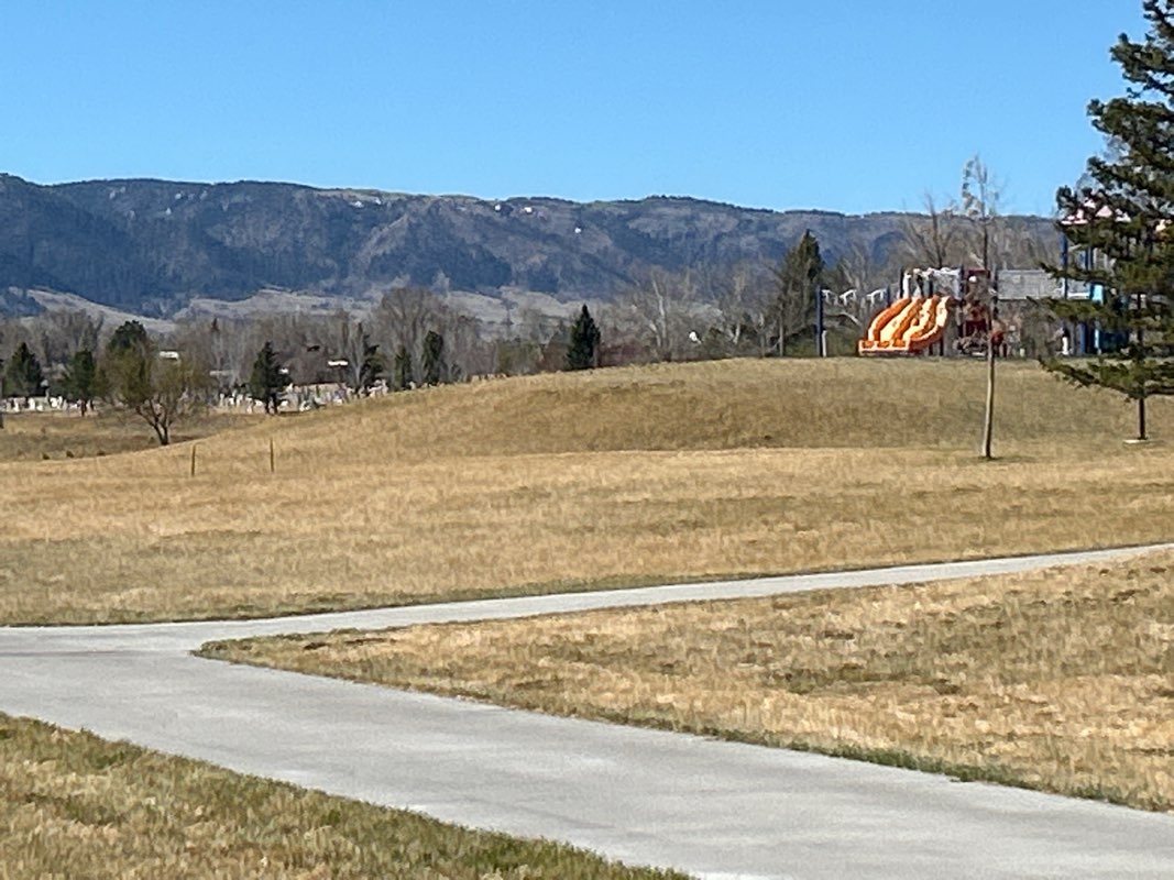 walking near me in Highland Park in spring