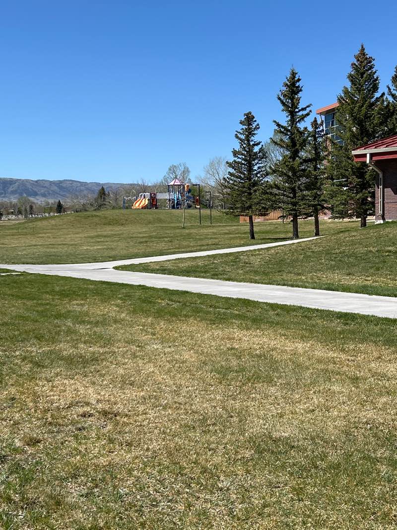 walking near me in Highland Park in spring