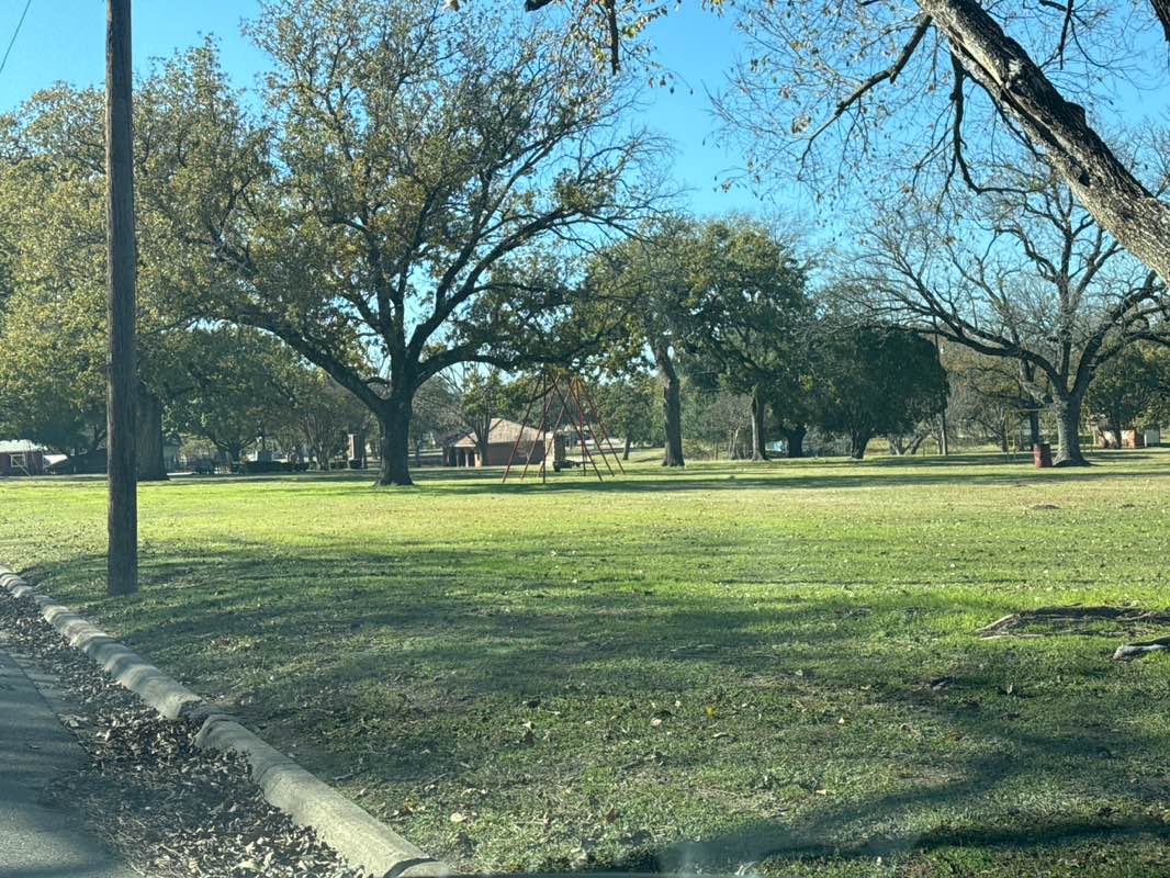 walking near me in Jester Park in winter