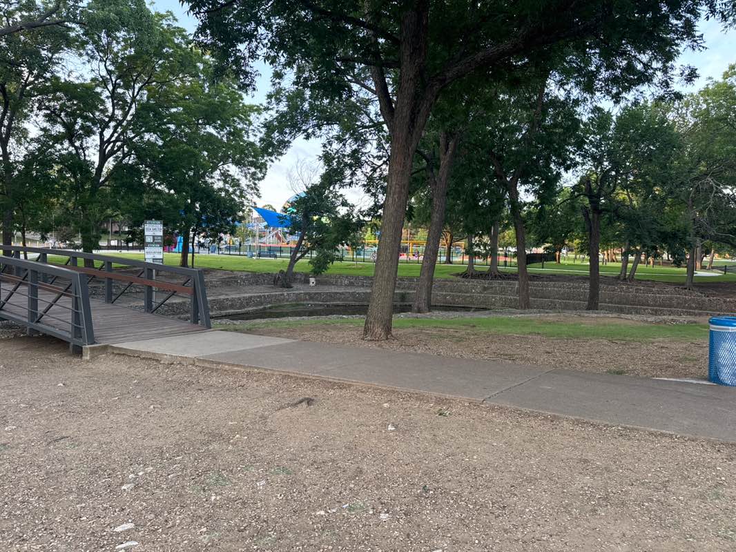 walking near me in Oran Good Park in summer