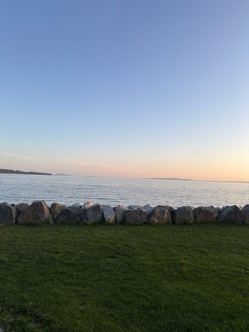 walking near me in Semiahmoo Park in autumn