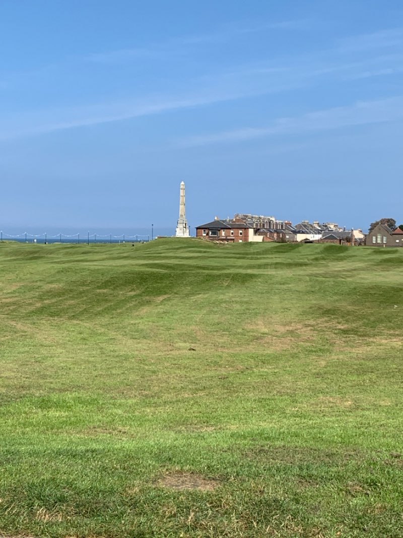 walking near me in Stair Park in autumn