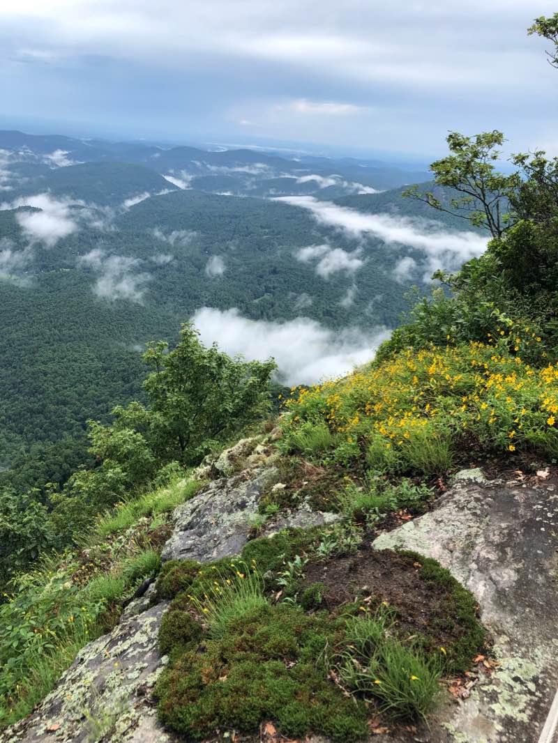 walking near me in Whiteside Mountain in winter