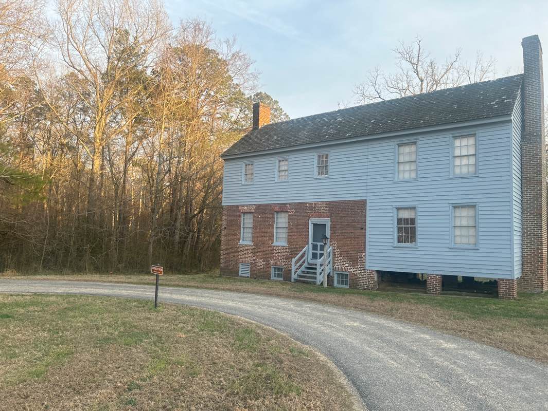 walking near me in Cold Harbor Battlefield Park in spring