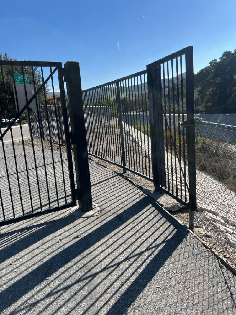 walking near me in Darrah Volunteer Park in winter