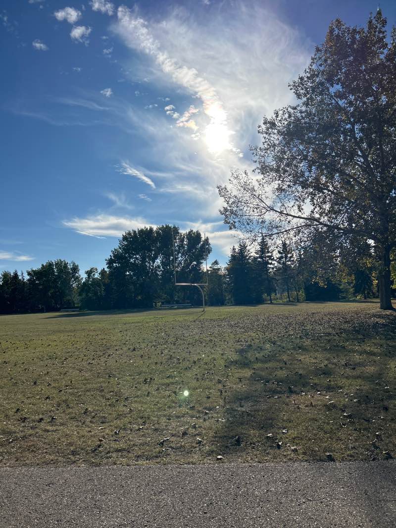 walking near me in Inglis Park in autumn