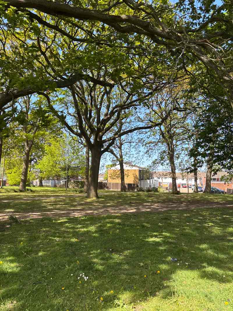 walking near me in Peverel Green in spring