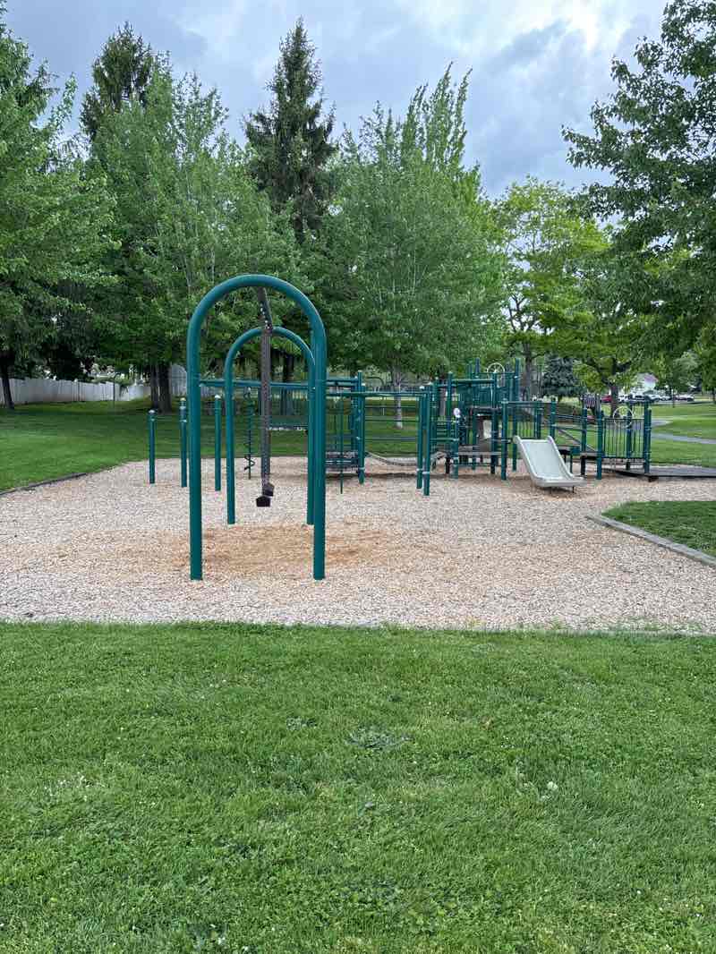 walking near me in Billick Park in spring