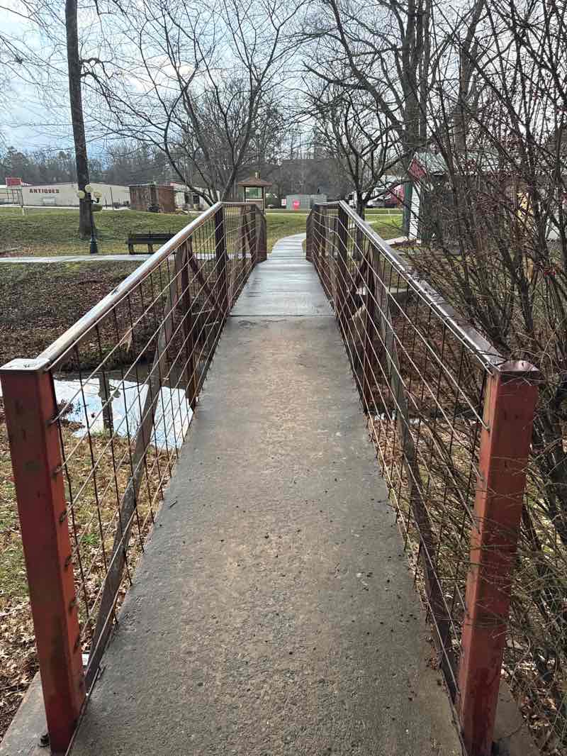 walking near me in Main Street Park in winter