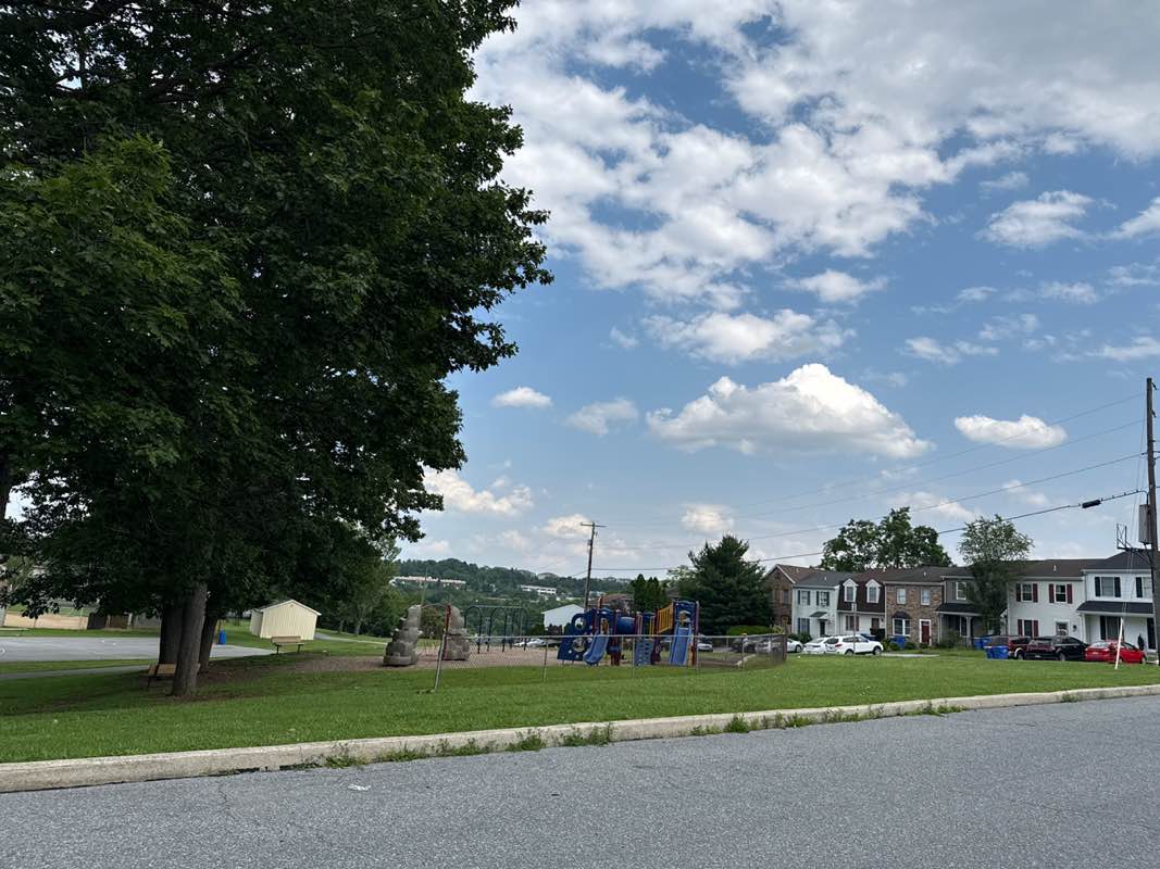 walking near me in Howard Randolph Memorial Park in summer