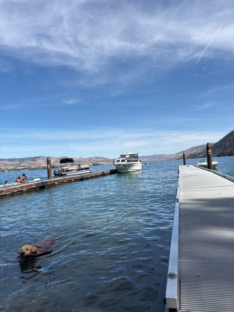 walking near me in Lake Chelan State Park in autumn
