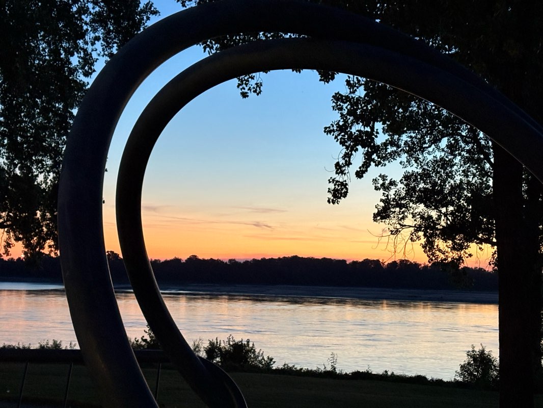 walking near me in Mississippi Greenbelt Park in autumn