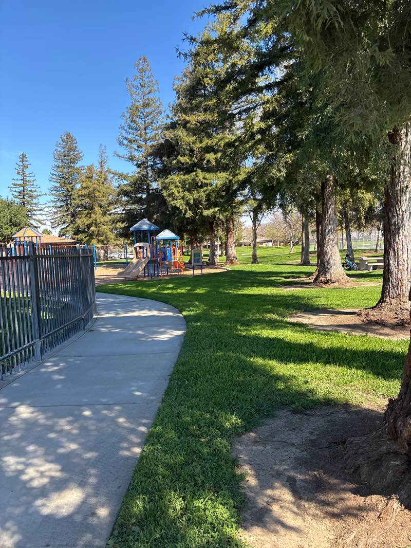 walking near me in Hall Memorial Park in spring