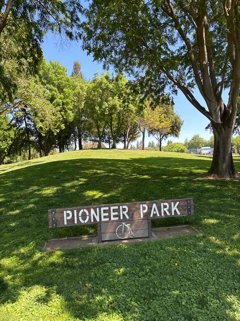 walking near me in Pioneer Park in spring