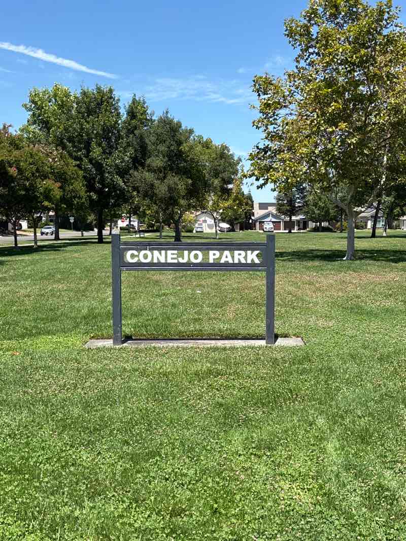 walking near me in Conejo Park in summer
