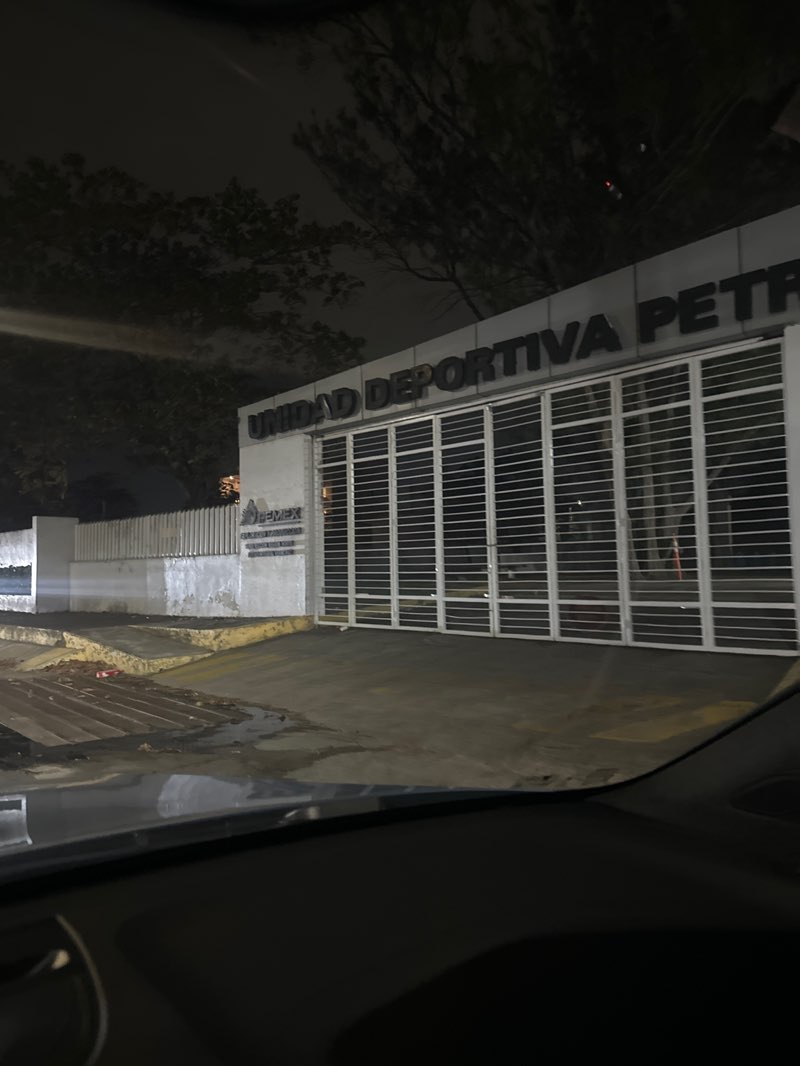 walking near me in Unidad Deportiva Petrolera in winter